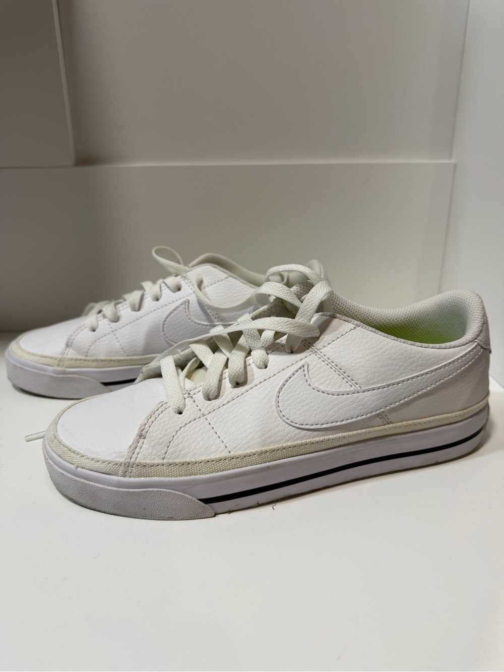 Nike White Women's Low-Top Athletic Sneakers - Picture 2 of 3